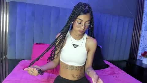Snapshot of karlaslutskinny__ chatting on 21, 5, 2026 karlaslutskinny__ online show from 21, 5, 2026