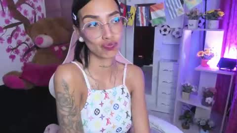 karlaslutskinny__ online show from 18, 6, 2026