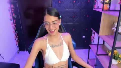 karlaslutskinny__ online show from 19, 7, 2026