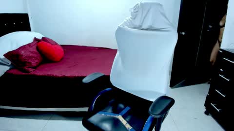 karly. online show from 28, 4, 2026