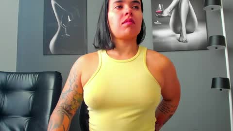   online show from 25, 3, 2026