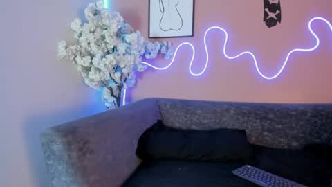 karo_linee online show from 25, 7, 2026
