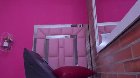 Laura online show from 12, 11, 2025