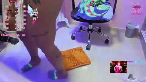 Snapshot of karol_milf__ chatting on 27, 9, 2025 kAROL MILF online show from 27, 9, 2025