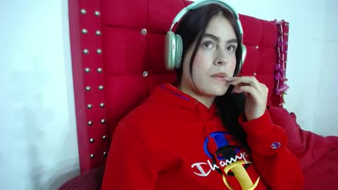 Snapshot of karolay_su chatting on 14, 2, 2025 ARIANNA online show from 14, 2, 2025