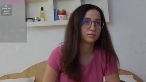 Snapshot of karoldolly chatting on 11, 4, 2026 KarolDolly online show from 11, 4, 2026