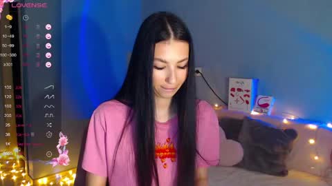 Snapshot of karolina_hottie_ chatting on 19, 5, 2026 Kira online show from 19, 5, 2026