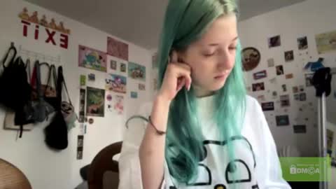 Karoline here online show from 27, 7, 2026
