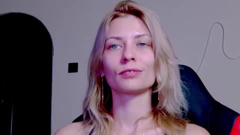 karoline121 online show from 4, 11, 2025