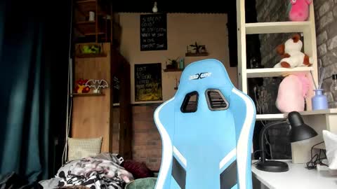 karoline121 online show from 18, 3, 2026