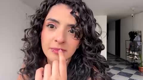 Karoline  online show from 3, 4, 2026