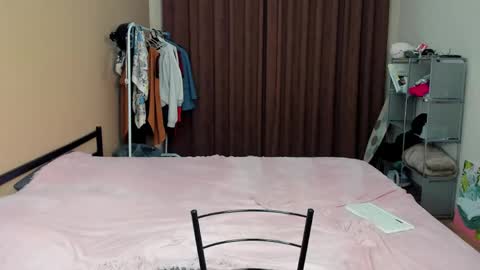 karolineneuer online show from 27, 4, 2026