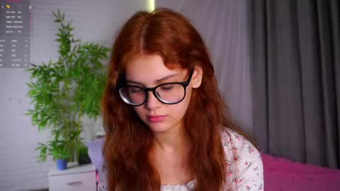 Snapshot of karolinerush chatting on 13, 5, 2026 lina online show from 13, 5, 2026