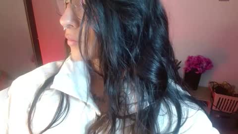 Snapshot of karolinna_xxx chatting on 14, 10, 2025 Caro online show from 14, 10, 2025