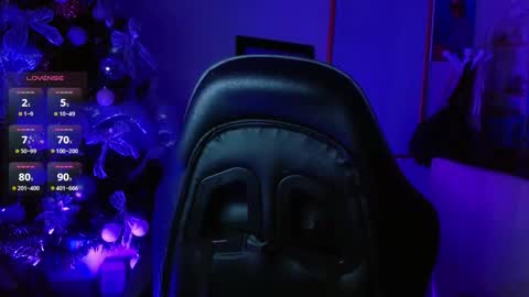 Snapshot of karolinna_xxx chatting on 4, 12, 2025 Caro online show from 4, 12, 2025