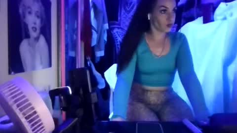 kash_kitty13 online show from 18, 1, 2026