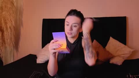 kassandra james online show from 19, 12, 2025