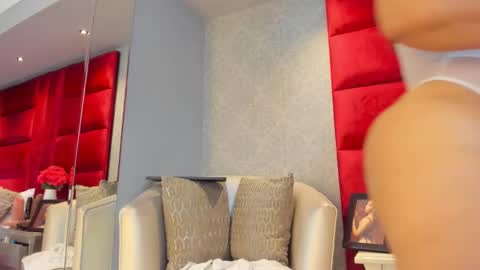 Kasandra Hall online show from 3, 11, 2025