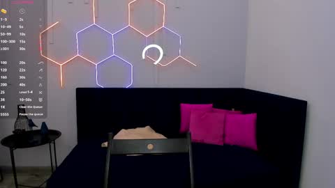 Snapshot of kat__cat chatting on 28, 4, 2026 kat__cat online show from 28, 4, 2026