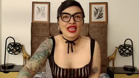 kat paradisse online show from 14, 10, 2025