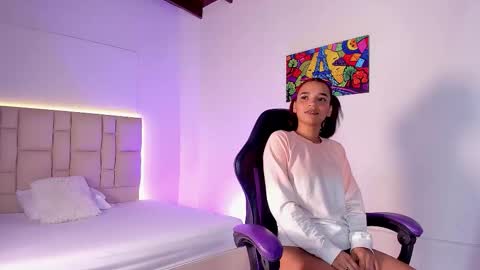 Snapshot of kataaleya__12 chatting on 27, 10, 2025 kataaleya__12 online show from 27, 10, 2025