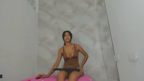 Snapshot of kataleyaalenan chatting on 6, 11, 2025 kataleyaalenan online show from 6, 11, 2025