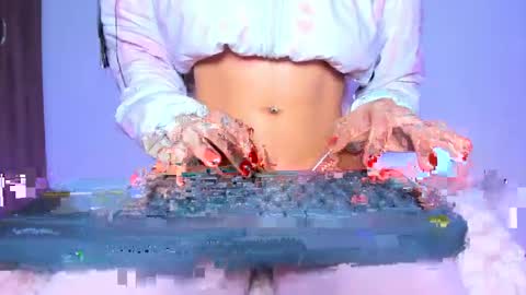 katalinaferreirax online show from 21, 4, 2026