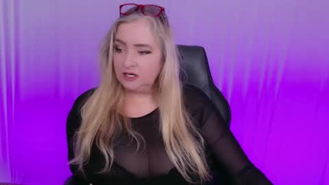 Kat D Sinclair online show from 17, 2, 2025