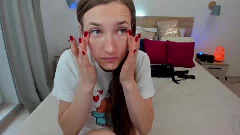 kate_redgar online show from 18, 9, 2025