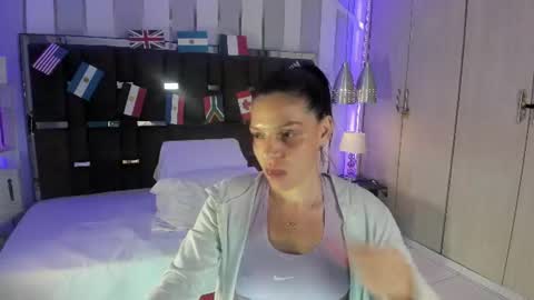 Snapshot of kate_roose chatting on 17, 6, 2026 kate_roose online show from 17, 6, 2026