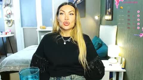 Snapshot of kate_space chatting on 15, 12, 2025 Therapist online show from 15, 12, 2025