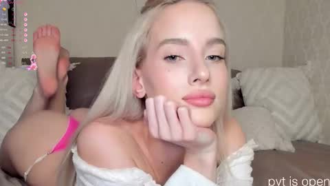    online show from 17, 12, 2025