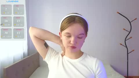 Snapshot of katebunnys chatting on 14, 6, 2026 katebunnys online show from 14, 6, 2026