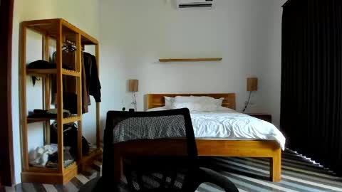 Kate new profile same me undercostruction online show from 25, 4, 2026