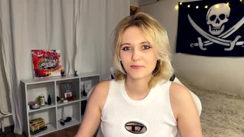 Snapshot of katelyncygrymus chatting on 30, 3, 2026 Elwyna online show from 30, 3, 2026