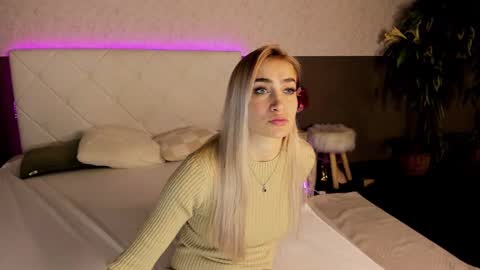 KateOwyns online show from 8, 12, 2024