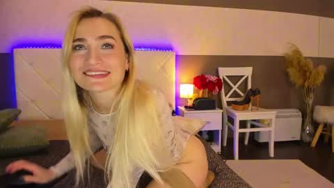 KateOwyns online show from 18, 2, 2025