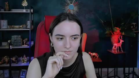 katewillows online show from 24, 4, 2026