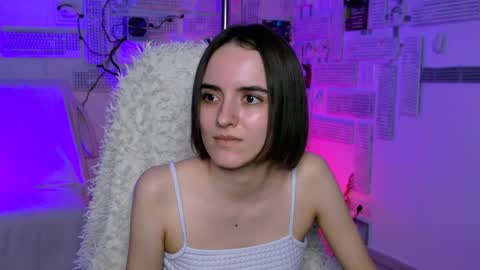 katewillows online show from 25, 4, 2026