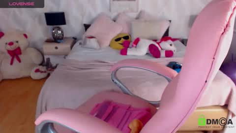 Snapshot of katha_18 chatting on 15, 11, 2025 katy online show from 15, 11, 2025