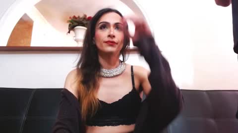 Kathaleia online show from 9, 10, 2025