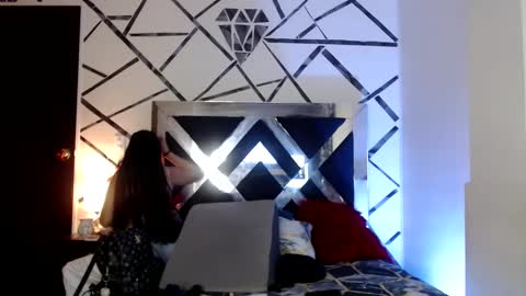 KATHE SANT online show from 25, 1, 2025