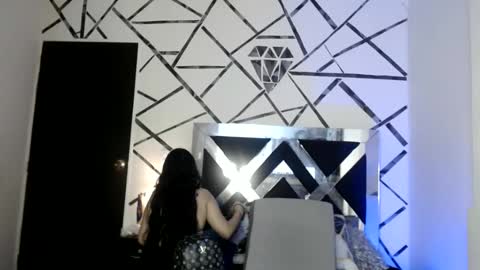 KATHE SANT online show from 28, 1, 2025