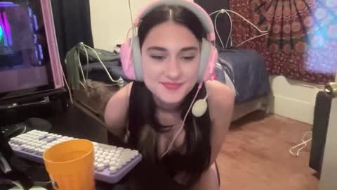 Snapshot of kathiscute chatting on 11, 10, 2025 Kathryn online show from 11, 10, 2025