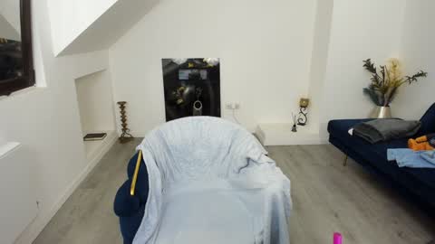 Snapshot of kathy_baby chatting on 17, 9, 2025 online show from 17, 9, 2025