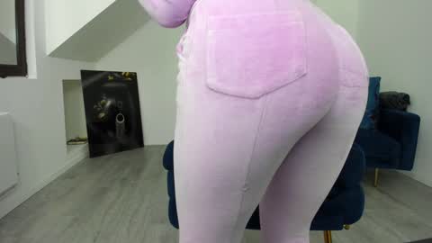 Snapshot of kathy_baby chatting on 27, 9, 2025 online show from 27, 9, 2025