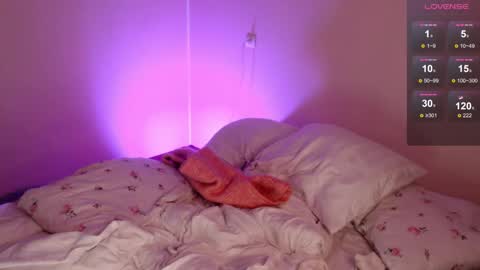 Katie Deville online show from 29, 9, 2025