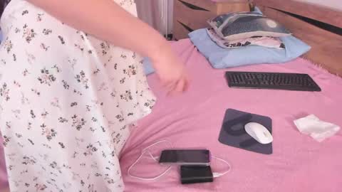 Snapshot of katie_ness chatting on 19, 5, 2026 Kate online show from 19, 5, 2026