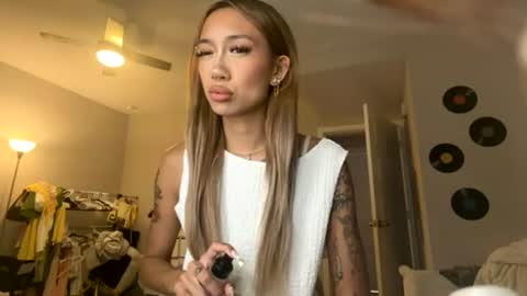 katiecai online show from 30, 7, 2026