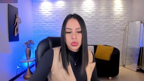 Kate Stonne online show from 15, 10, 2025